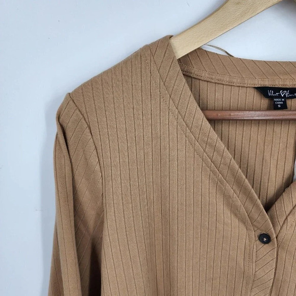 Velvet Heart Cori V-Neck Button Tie Front Ribbed Top In Camel Womens Size S NWT - Picture 5 of 11